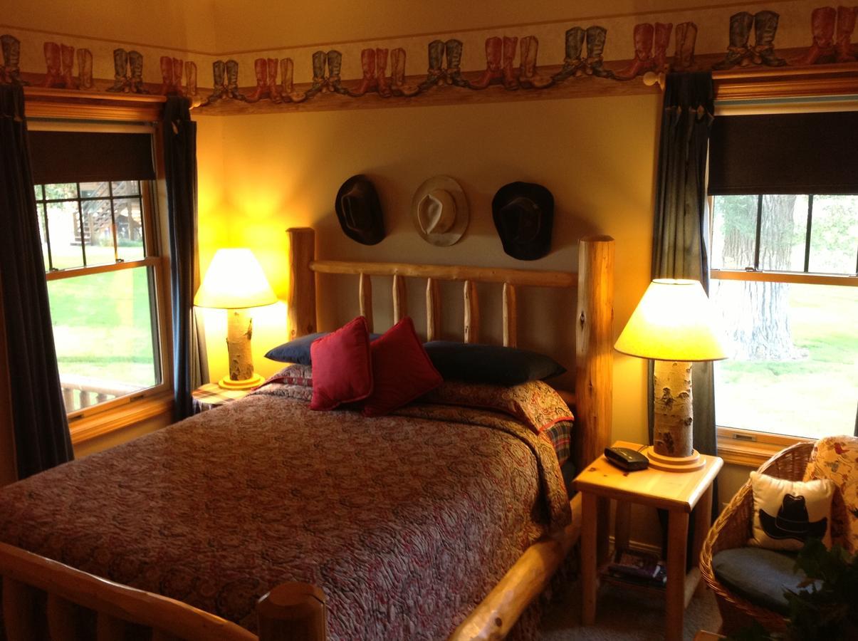 Blue Heron Inn Bed And Breakfast Rexburg Habitación foto