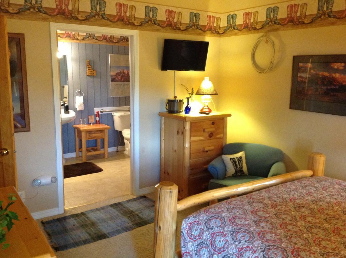 Blue Heron Inn Bed And Breakfast Rexburg Habitación foto